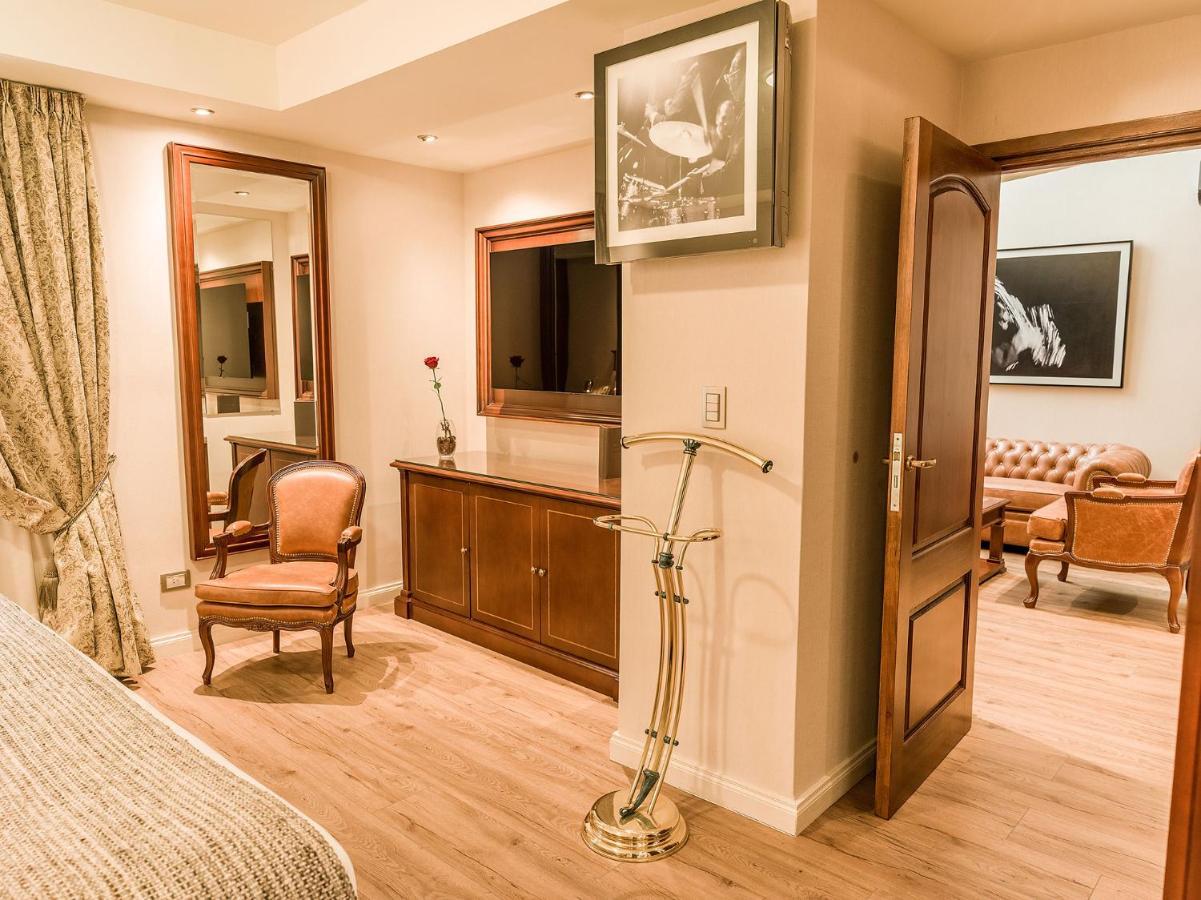 Melia Recoleta Plaza Hotel Buenos Aires Exterior foto A room at the hotel