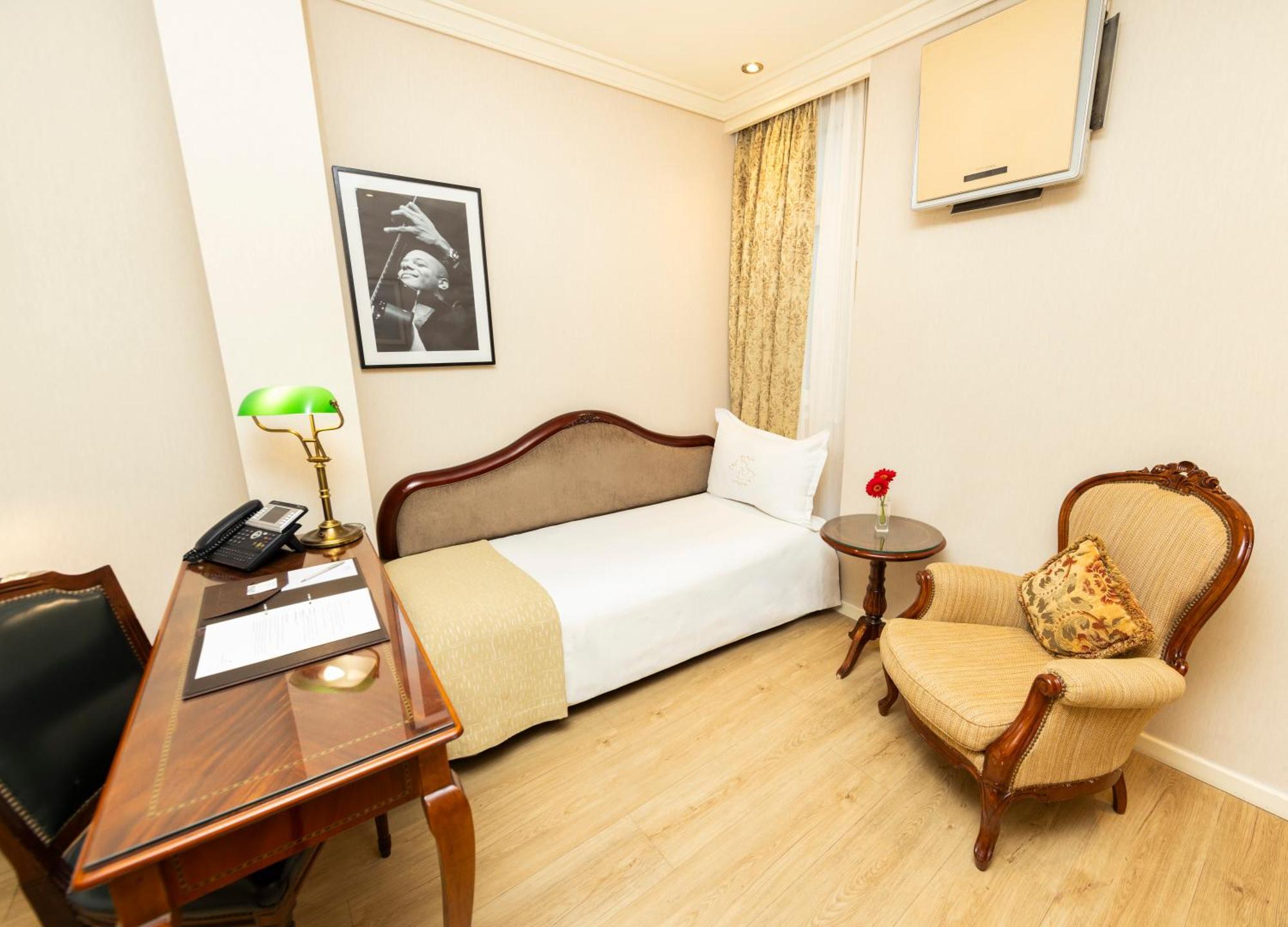 Melia Recoleta Plaza Hotel Buenos Aires Exterior foto A single room at the hotel